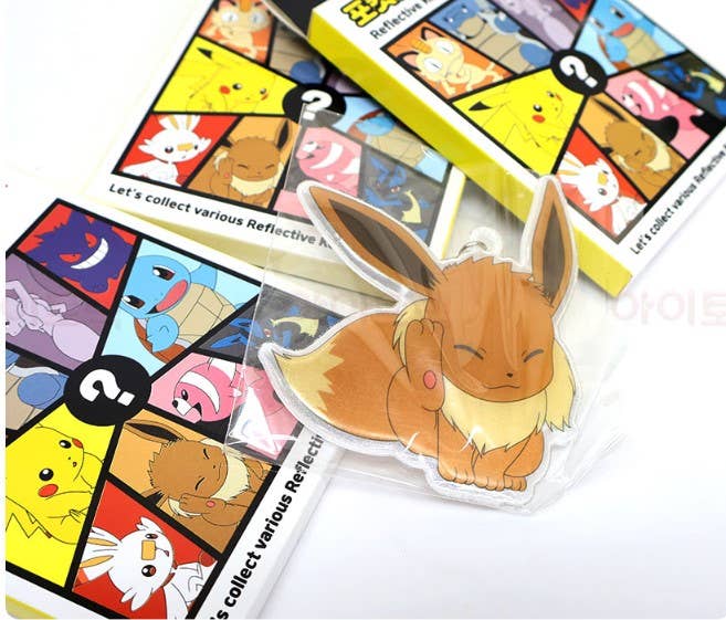 Pokemon Reflective Mystery Random Key Chain Gift K-Wonderland
