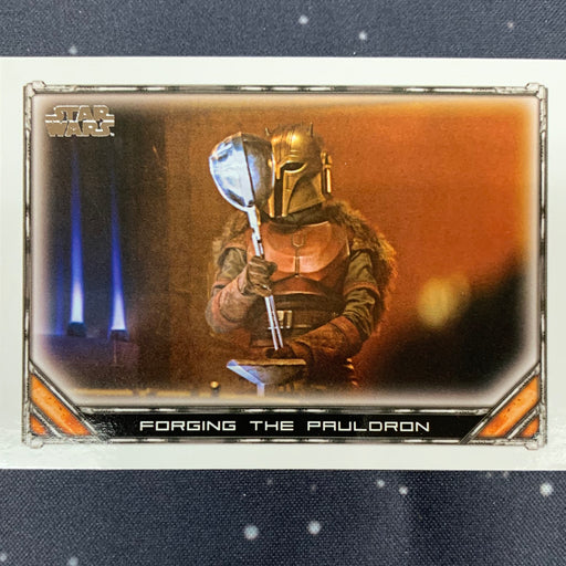Star Wars - The Mandalorian 2020 -  007 - Forging the Pauldron Vintage Trading Card Singles Topps   
