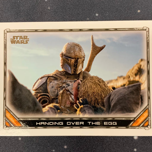 Star Wars - The Mandalorian 2020 -  024 - Handing over the Egg Vintage Trading Card Singles Topps